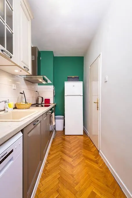 Central Family Apt Fuzzy Muzzy 2 Bedrooms Mu University بلوفديف