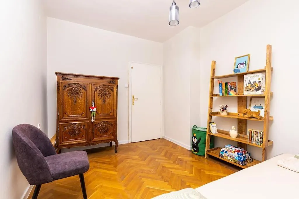 Central Family Apt Fuzzy Muzzy 2 Bedrooms Mu University بلوفديف